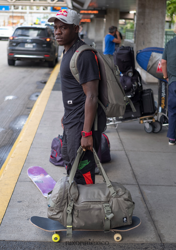 Nixon bolsa de viaje escape 45l Z2VL2N272 accesorios azul marino/multicolor