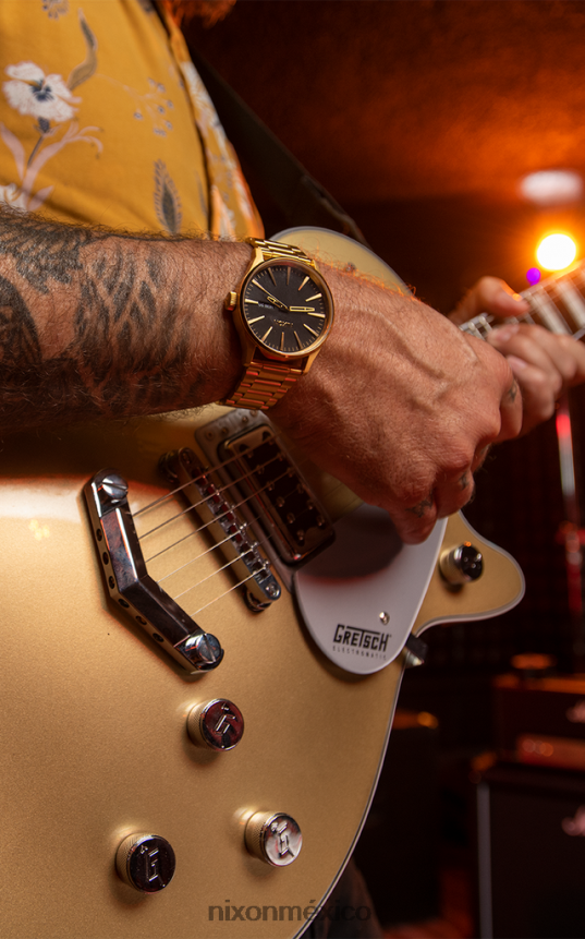 Nixon centinela de acero inoxidable Z2VL2N12 mirar oro/índigo