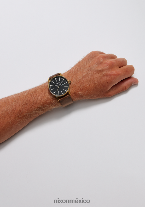 Nixon cuero centinela Z2VL2N49 mirar latón/negro/marrón