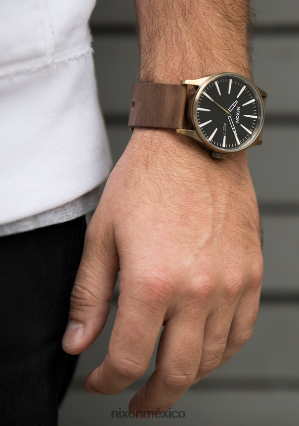 Nixon cuero centinela Z2VL2N49 mirar latón/negro/marrón