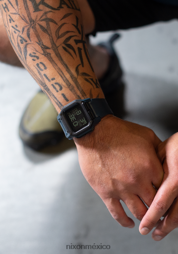 Nixon régulo Z2VL2N151 mirar pizarra oscura