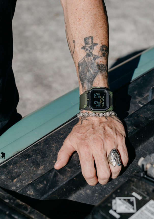 Nixon régulo Z2VL2N154 mirar todo bronce